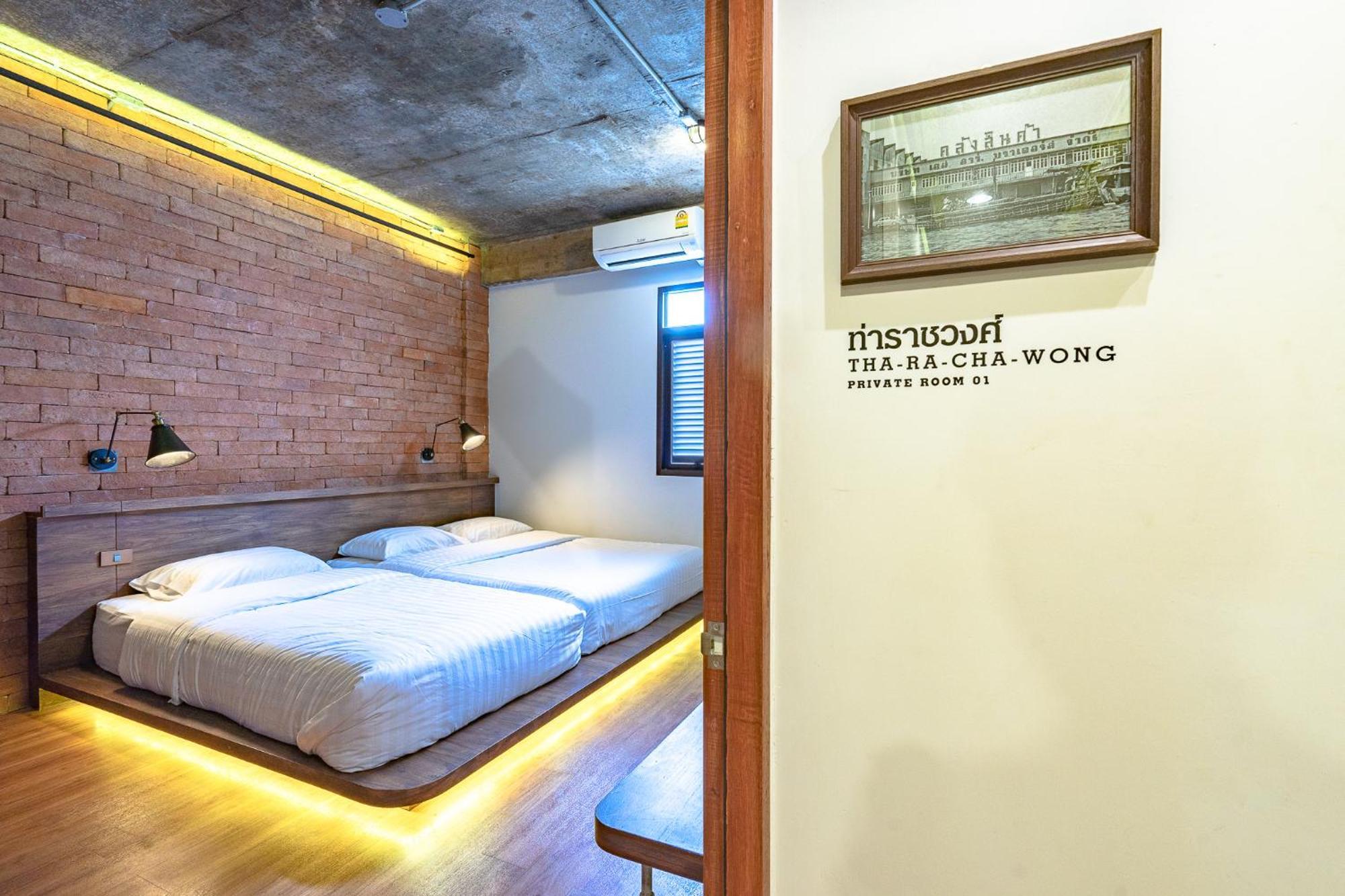 Siam Plug In Hostel Bangkok Kültér fotó
