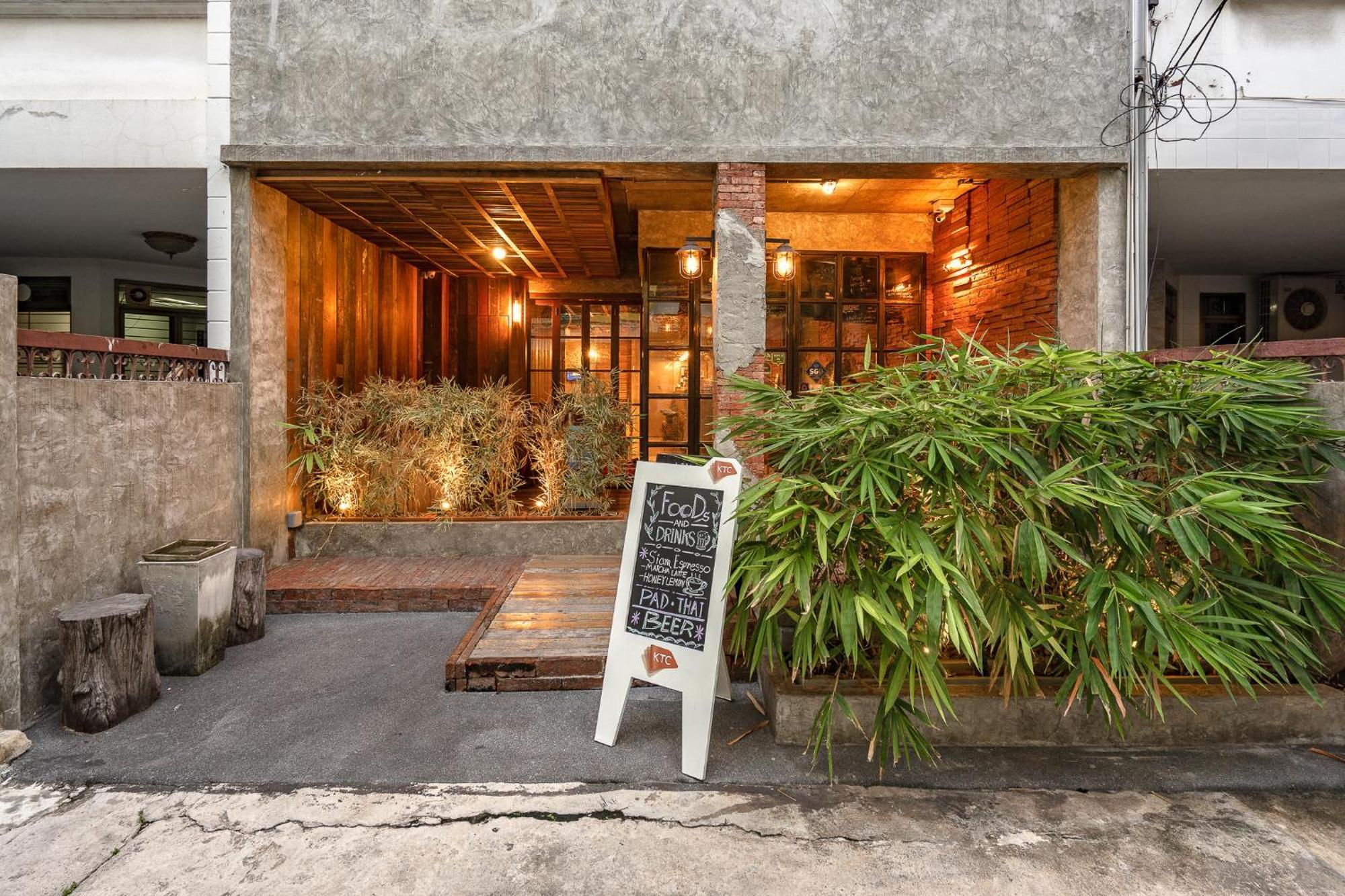 Siam Plug In Hostel Bangkok Kültér fotó