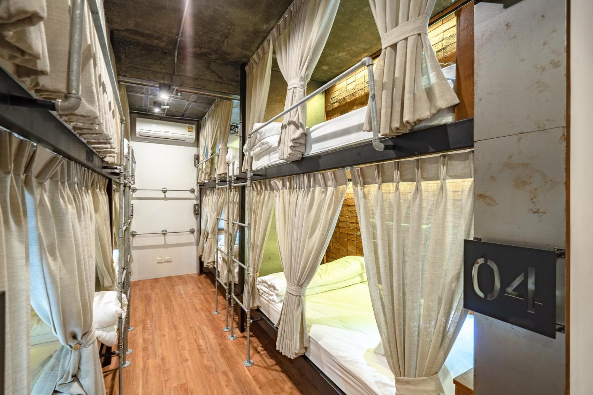 Siam Plug In Hostel Bangkok Kültér fotó