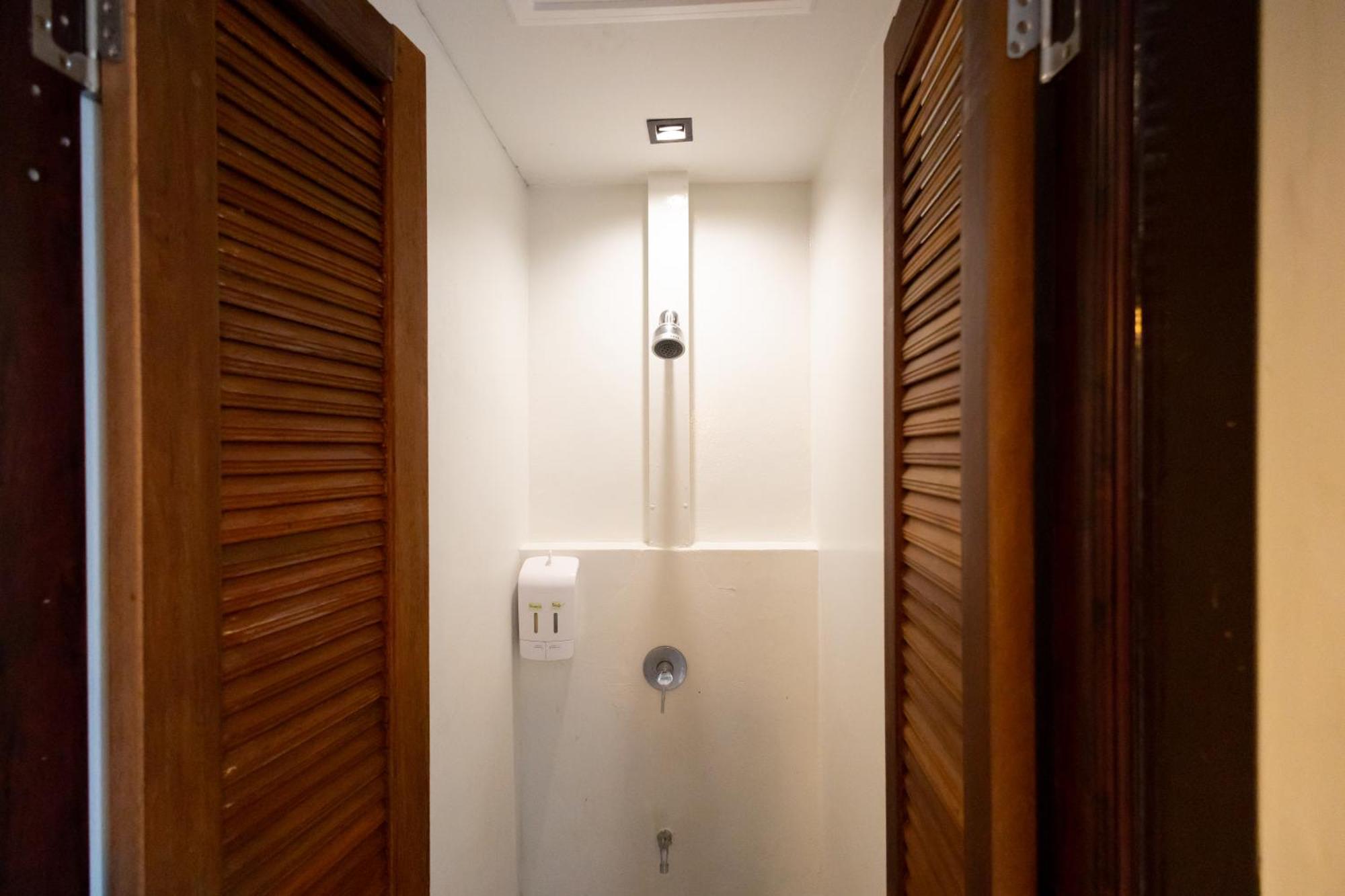 Siam Plug In Hostel Bangkok Kültér fotó